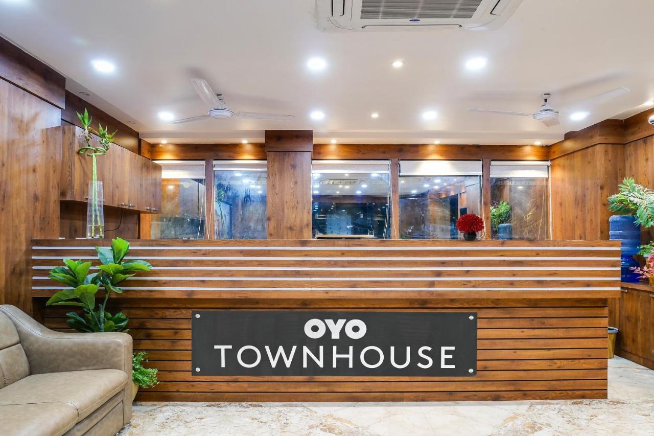 Oyo Townhouse 1132 Hotel Nivedita Ramnagar  Exterior photo